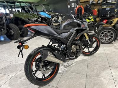 QJmotor SRK 125 S (2026) - Photo 3