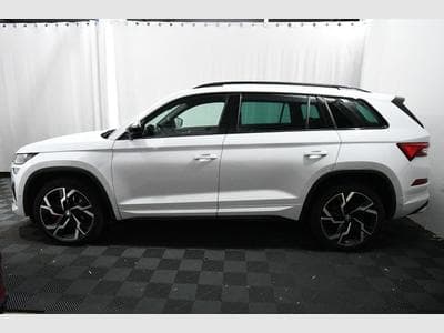 Skoda Kodiaq Kodiaq RS 4x4, AHK, Pano., Stand-Hzg., Leder (2023) - Foto 2