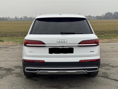 Q7