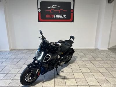 Ducati Diavel V4 (2023) - Foto 1