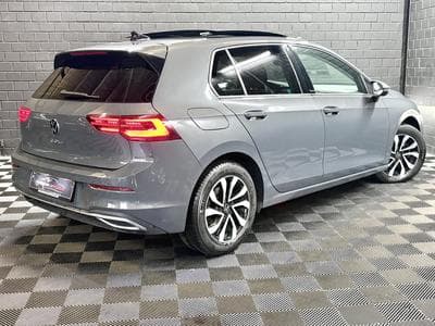 VW Golf Life ACTIVE 2.0 TDI DSG7 150 CV ** Attelage ** Caméra ** (2022) - Photo 6