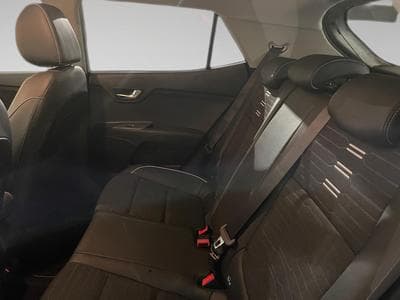 Kia Stonic 1.0 GT-Line (2024) - Photo 11