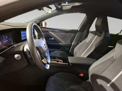 Opel Astra 1.6 GSe (2023) - Foto 9