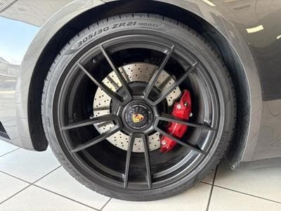 Porsche 911 Coupe 3.0 480ch 992 Carrera 4 GTS PDK (2023) - Photo 9