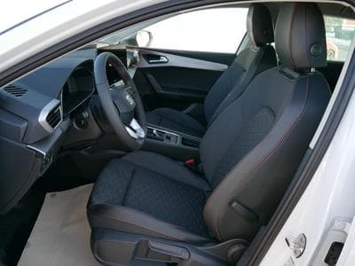 Seat Leon FR 1.5 eTSI (2025) - Photo 8