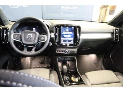 Volvo XC40 Dark (2025) - Foto 2