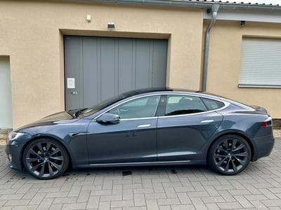 Tesla Model S 100D (2018) - Photo 6