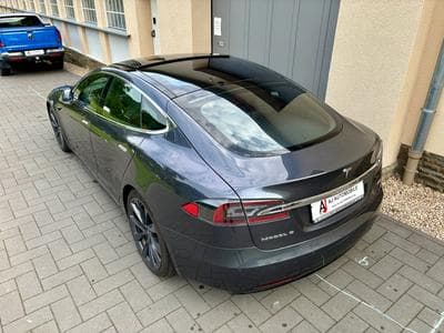 Tesla Model S 100D (2018) - Photo 5