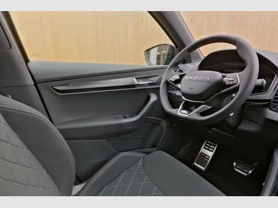 Skoda Karoq Sportline 2.0 TDI 4X4 DSG 110 KW (2026) - Foto 5