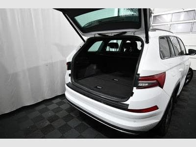 Skoda Kodiaq Kodiaq Sportline 4x4, Stand-Hzg., AHK, 19", Cant (2023) - Foto 4