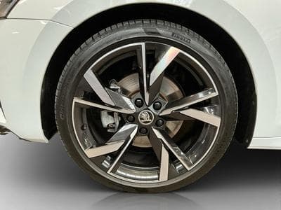 Skoda Octavia Sportline+DSG+360+Matrix+AHK (2024) - Foto 8