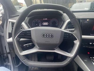 Audi Q4 e-tron 45 design edition (2024) - Photo 10