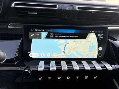 Peugeot 508 508 Plug-In Hybrid 225 e-EAT8 Allure (2024) - Photo 10