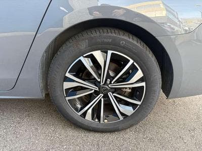 Peugeot 508 508 Plug-In Hybrid 225 e-EAT8 Allure (2024) - Photo 4