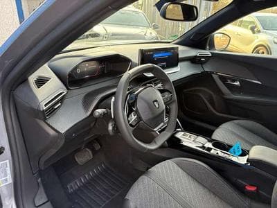 Peugeot 2008 2008 Hybrid 145 e-DSC Allure (2025) - Foto 4