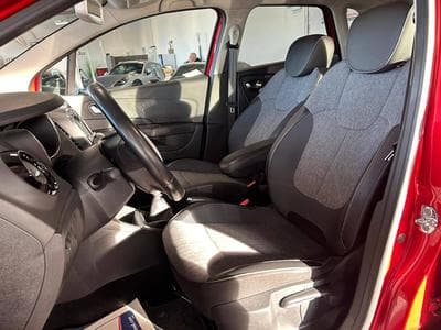 Renault Captur (2019) - Photo 11