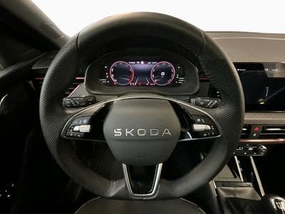 Skoda Scala Monte-Carlo+bvm+Pano+Navi (2025) - Foto 12