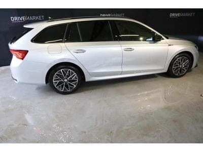 Skoda Octavia Sportline (2024) - Foto 3