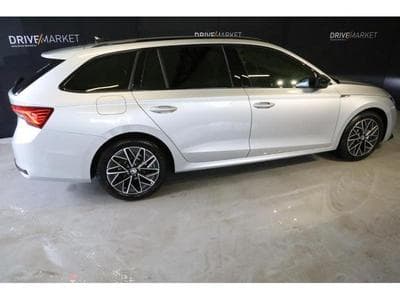 Skoda Octavia Sportline (2024) - Foto 8