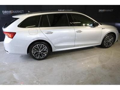 Skoda Octavia Sportline (2024) - Foto 9