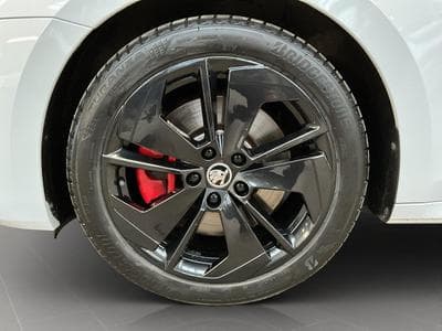 Skoda Octavia RS+DSG+AHK+Navi (2024) - Foto 8