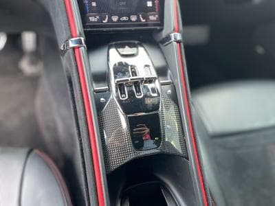 Ferrari Roma Coupé 3.9 V8 620 Carbone (2021) - Photo 11