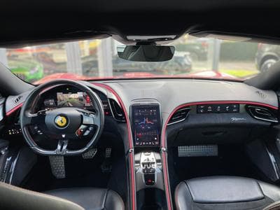 Ferrari Roma Coupé 3.9 V8 620 Carbone (2021) - Photo 15