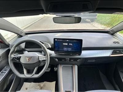 Cupra Born (2023) - Photo 12