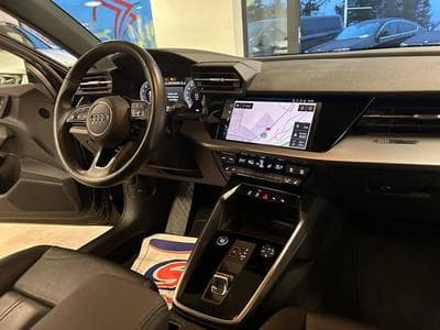 Audi A3 Sportback 35 TFSI S line (2024) - Photo 11