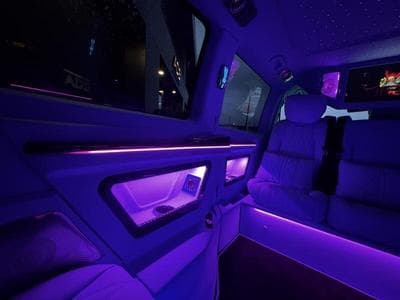 Mercedes Vito VIP CDI extra-long propul 2.0 L 136CV CDI (2023) - Photo 10