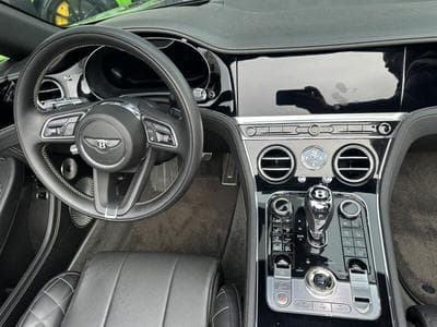 Bentley Continental GTC W12 Speed Carbon Sondermod 6.0L 659CV (2022) - Photo 4