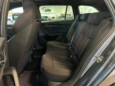 Skoda Octavia RS 4X4 (2023) - Foto 12