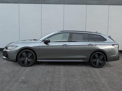 VW Passat Variant R-Line (2026) - Photo 2