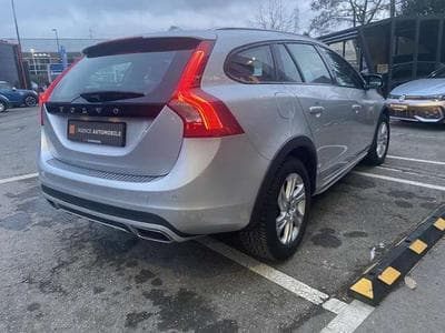 Volvo V60 vente privé (2018) - Photo 5