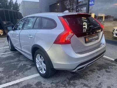 Volvo V60 vente privé (2018) - Photo 7
