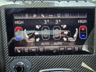 Lamborghini Urus Performante (2024) - Photo 12