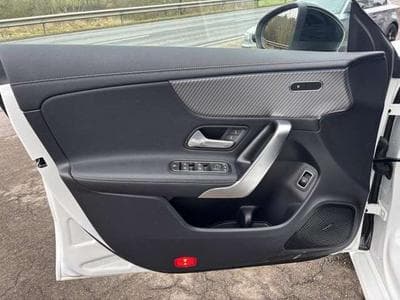 Mercedes CLA 200 BREAK - JUSQU'A 48 MOIS DE GARANTIE (2025) - Foto 9