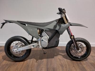 Stark Varg SM (2025) - Foto 1