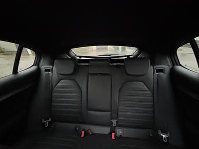 Alfa-Romeo Stelvio Veloce (2022) - Foto 12