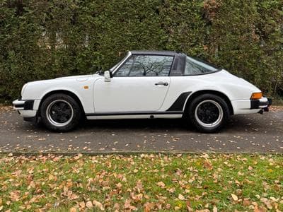 Porsche Carrera GT Targe (1983) - Photo 2