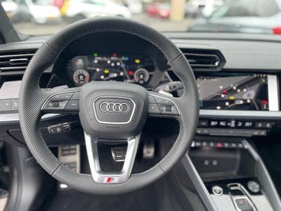 Audi A3 Sportback 35 TFSI S-tronic S line (2025) - Photo 8