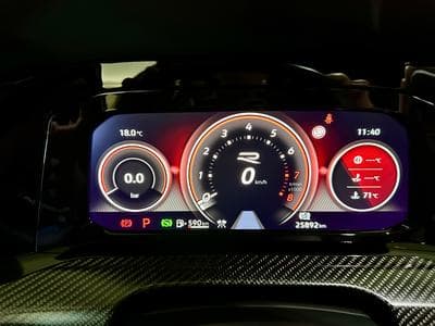 VW Golf Golf R – Série Spéciale “20 Years” (2024) - Photo 8