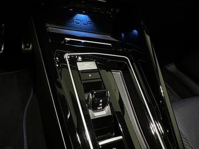 VW Golf Golf R – Série Spéciale “20 Years” (2024) - Photo 11