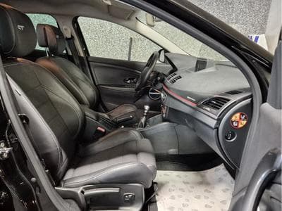 Renault Megane GRANDTOUR GT 220 LIMITED EDITION N°102 BOSE CUIR NAVI (2013) - Foto 4