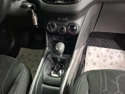 Peugeot 2008 B.AUTO, 110CV, NAVI,CARPLAY,BLUETOOTH, GARANTIE (2017) - Foto 7