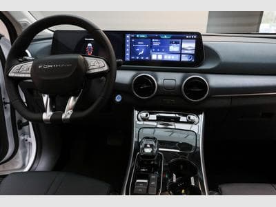 Forthing T5 EVO 1.5 HEV FULL HYBRID (2026) - Photo 9