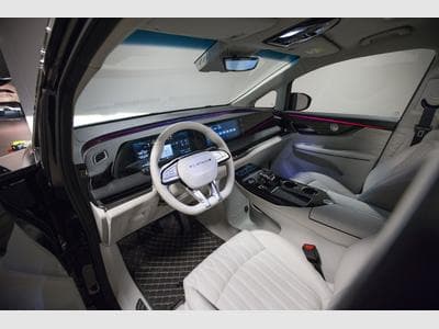 Forthing 9 1.5 HEV 7 PLACES FULL HYBRID (2026) - Photo 5