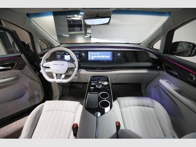 Forthing 9 1.5 HEV 7 PLACES FULL HYBRID (2026) - Photo 8