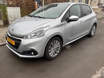 Peugeot 208 Style (2016) - Photo 1