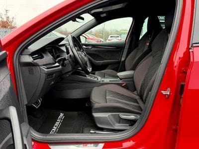 Skoda Octavia Octavia Combi RS 2.0 TSI DSG / 1.HAND / GARANTIE (2021) - Foto 9